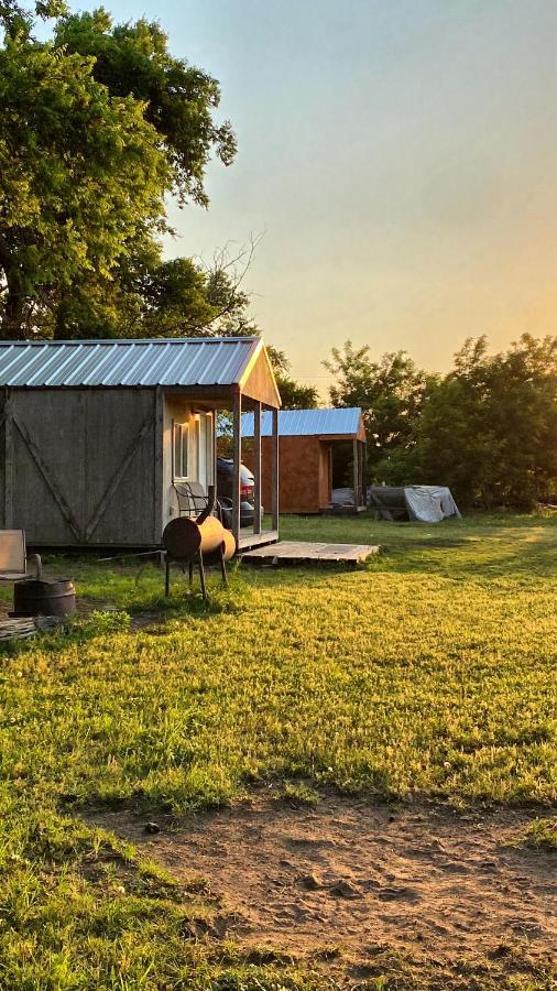 Tiny Cabin At The Donkeyranch Medicine Park Exterior foto